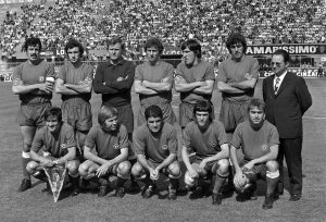 bfc_Bologna, Italy, 12th June 1971, Anglo-Italian Cup Final, Bologna 1 v Blackpool 2,_squadra_gettyimages-79664072-2048x2048_STAMP